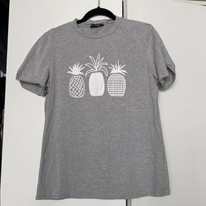 Gray T-shirt with pineapple detail